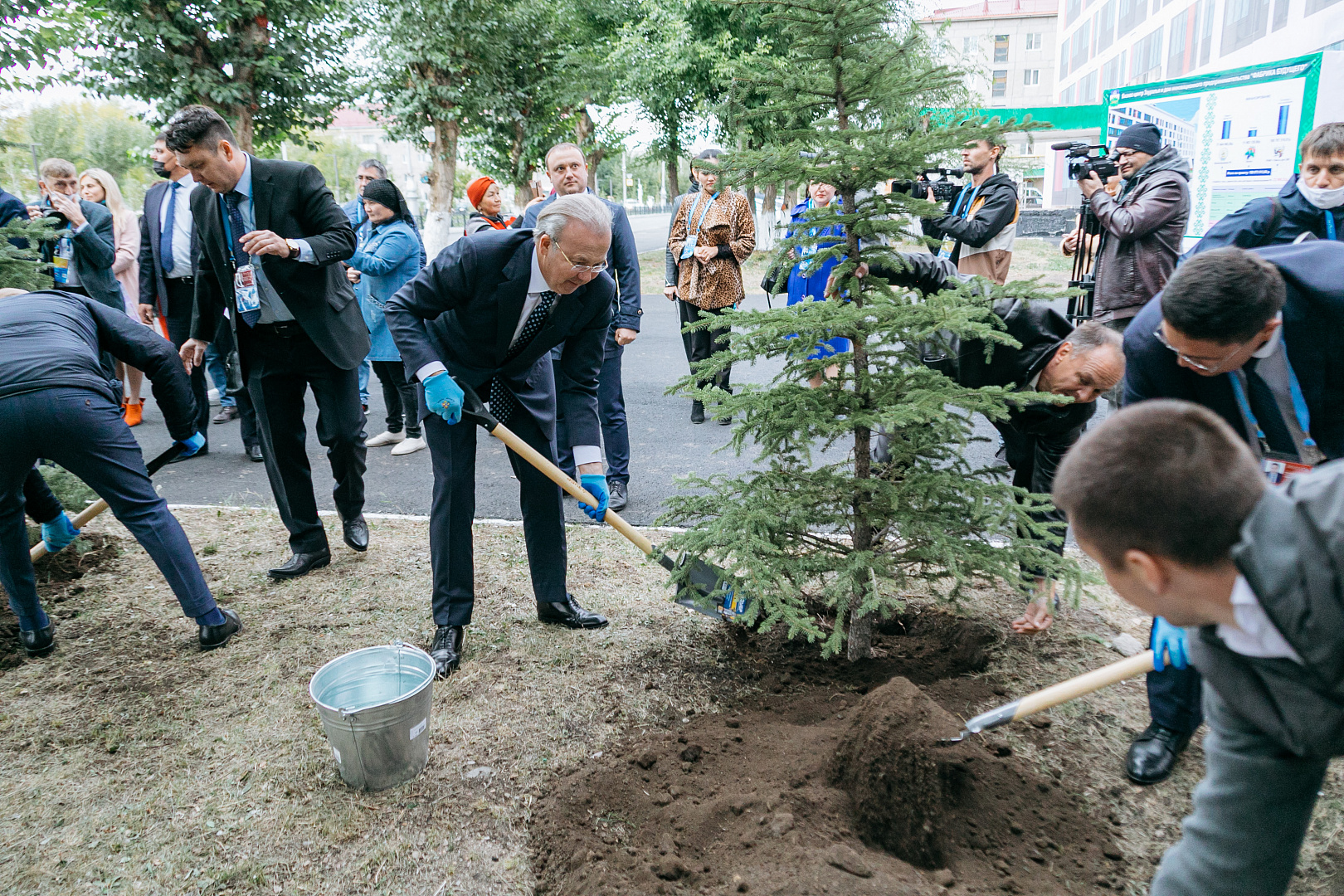 Закладка капсулы в честь начала реконструкции «Бизнес центра «Зауралья» и дома инновационного предпринимательства «Фабрика будущего»