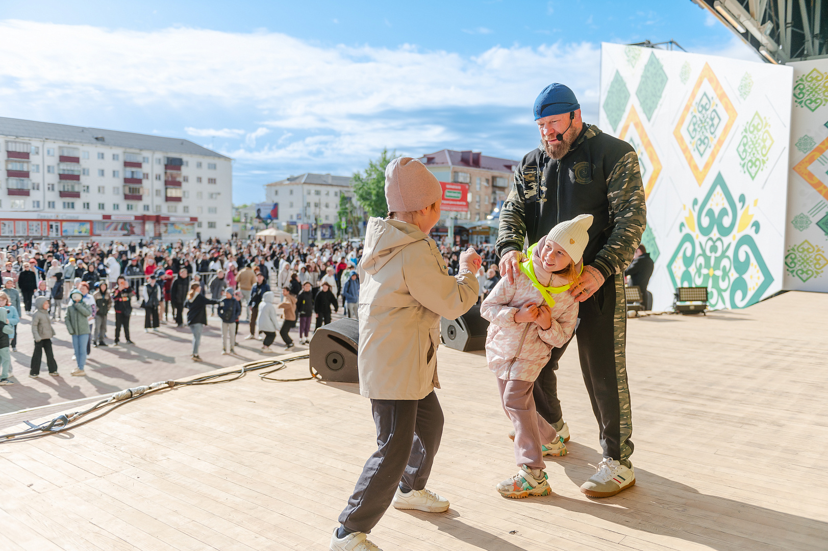 Джефф Монсон провел утреннюю зарядку для сибайцев в рамках «Зауралья-2024»
