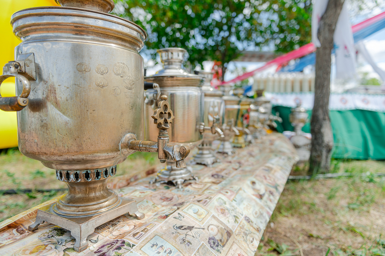 На инвест-сабантуе «Зауралье-2024» представили 300-летний самовар
