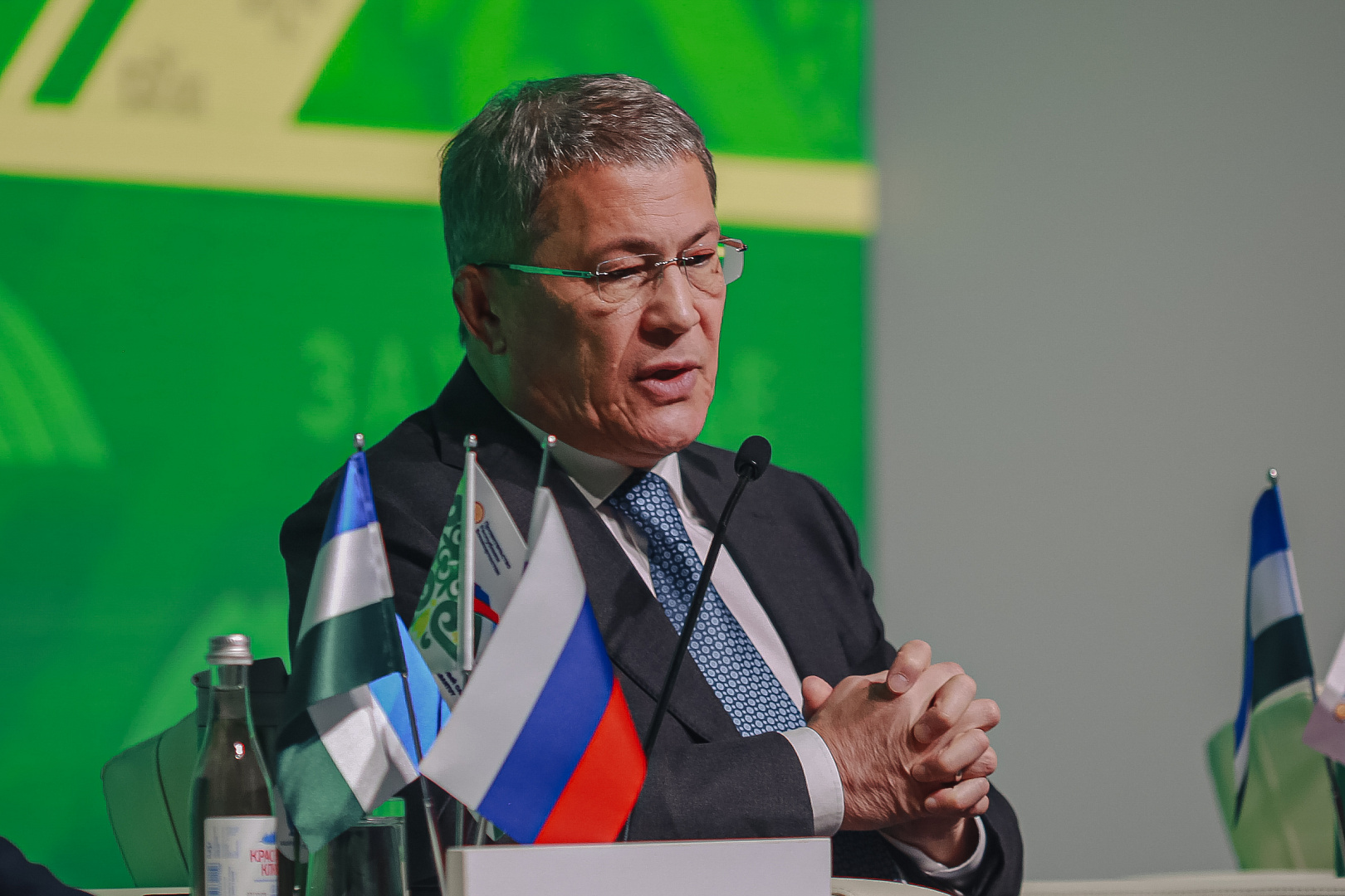 ПЛЕНАРНОЕ ЗАСЕДАНИЕ: «МИР. В центре внимания - Россия!»