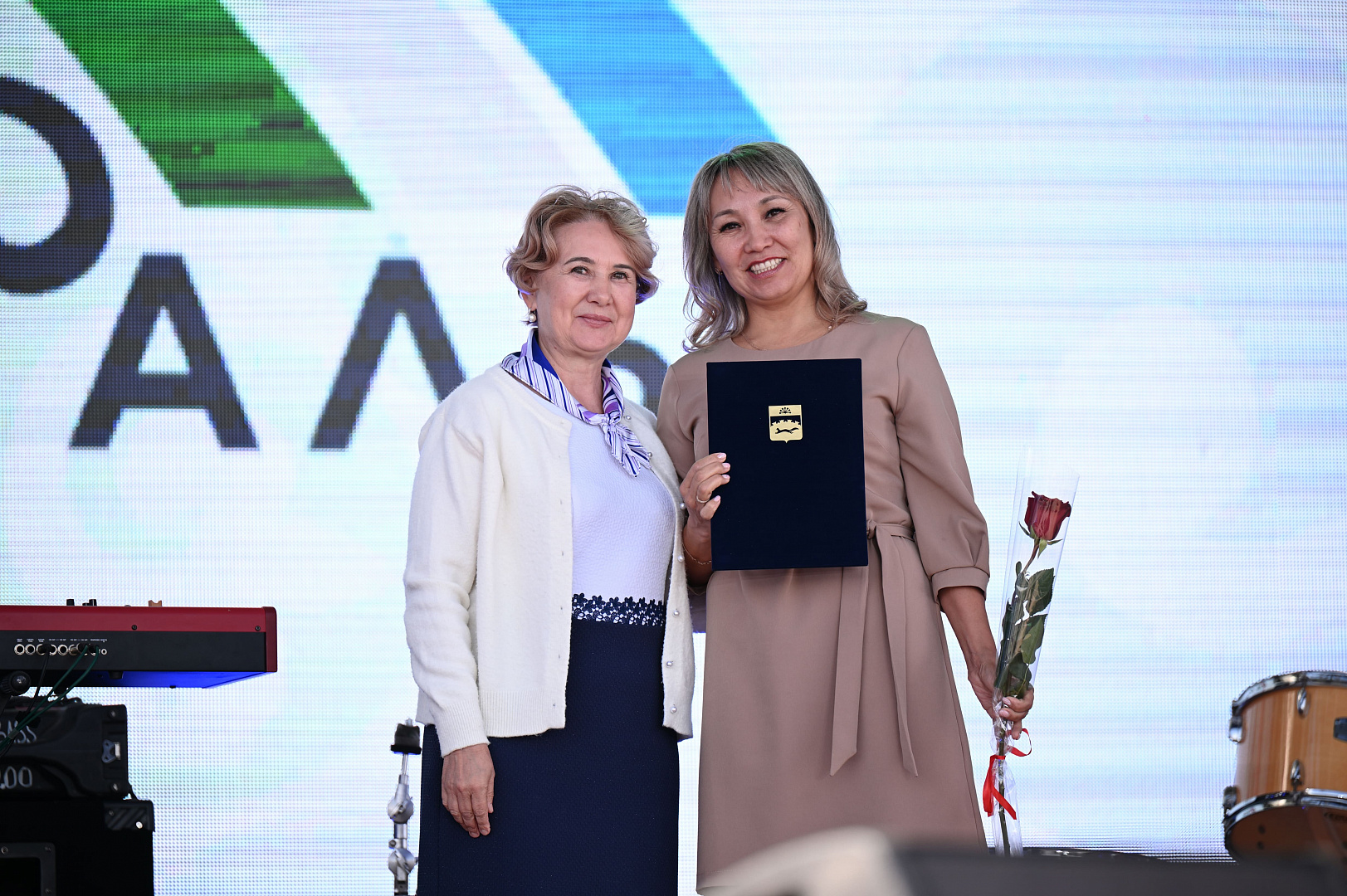 Вручение почетных грамот и благодарственных писем жителям Сибая